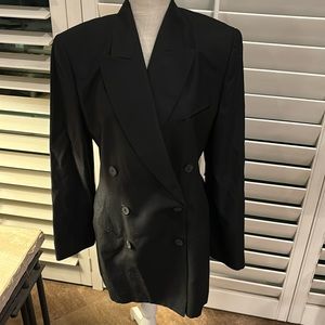 Ellen Tracy black double vested blazer. Fully lined.